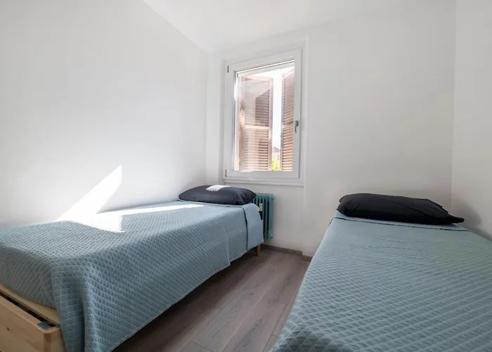 Guesthost - Piazza Castello Dream *