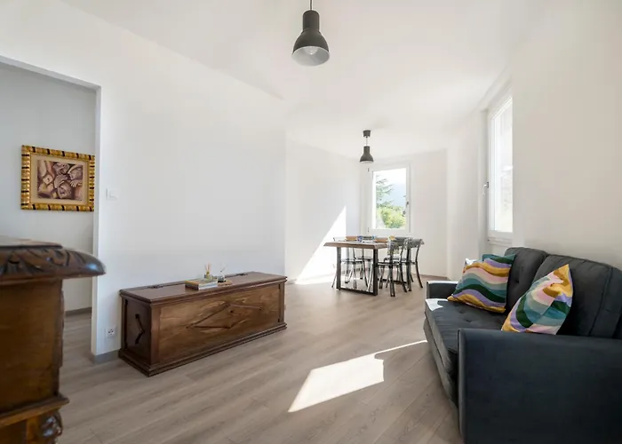 Guesthost - Piazza Castello Dream *