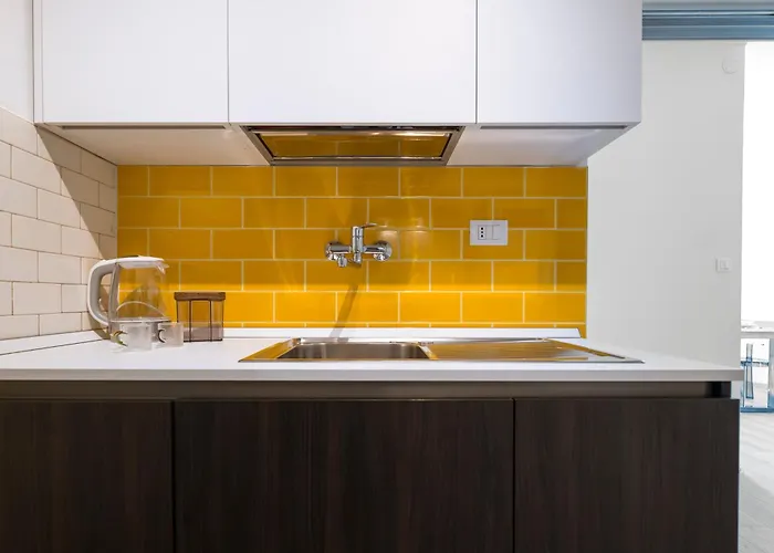 Guesthost - Piazza Castello Dream