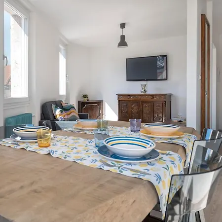 Guesthost - Piazza Castello Dream Apartment Belluno