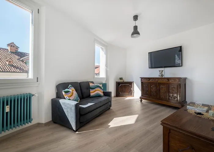 Guesthost - Piazza Castello Dream Apartament *