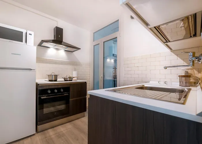 Guesthost - Piazza Castello Dream